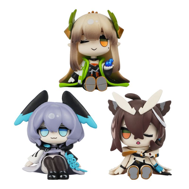 Anime Related Merchandise - Zittende figuurtjes, merchandise uit de game-serie,